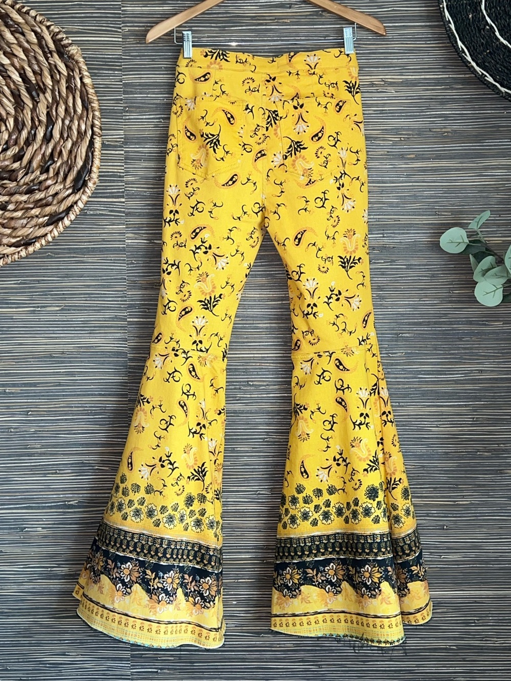 🆕 Free People Flare Floral Paisley Printed Float On Jeans Sz 27 70s Vintage
Boho - Picture 8 of 17